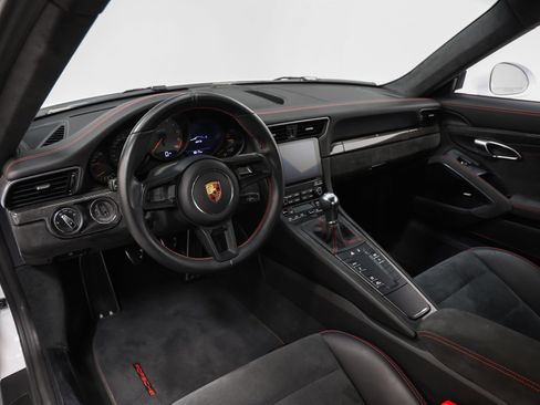 Certified 2018 Porsche 911 GT3 RWD image 4