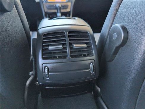 Used 2009 Mercedes-Benz E 350 Sedan image 17