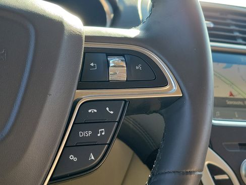 Used 2019 Lincoln Nautilus Select image 23