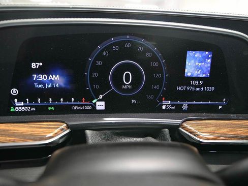 Used 2021 Cadillac Escalade ESV Premium Luxury AWD/4WD image 19