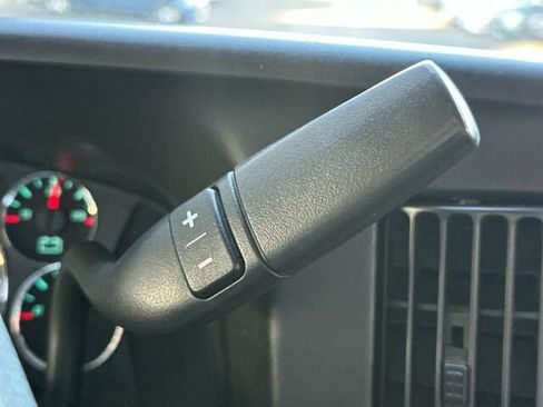 Used 2017 GMC Savana 2500 image 22