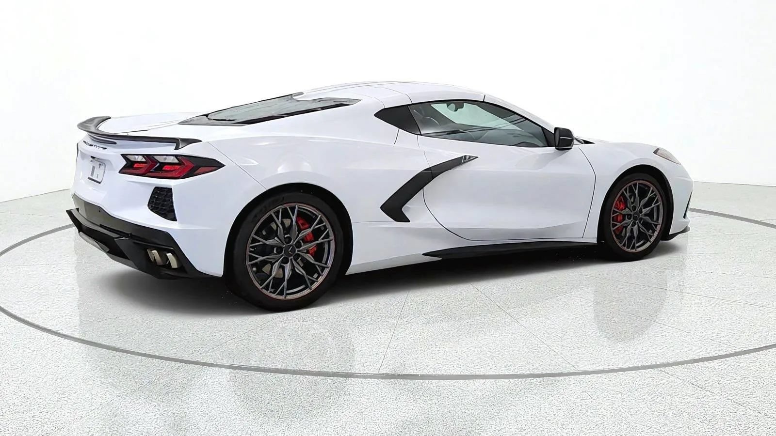 Used 2024 Chevrolet Corvette Stingray Preferred Cpe w/ Battery Protection Package RWD image 9