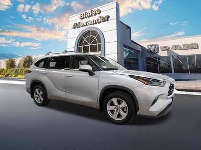 Used 2022 Toyota Highlander LE