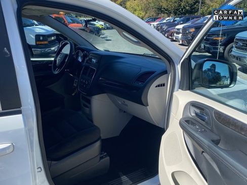 Used 2015 Dodge Grand Caravan SE w/ Quick Order Package 29E SE image 24
