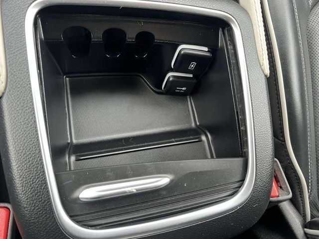 Used 2022 Chrysler Pacifica Limited FWD image 14