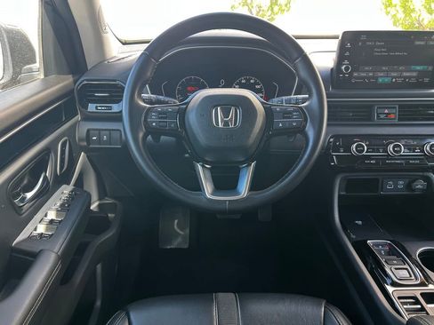Used 2023 Honda Pilot Touring image 31