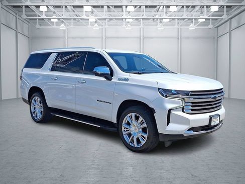 Certified 2023 Chevrolet Suburban High Country AWD/4WD image 4