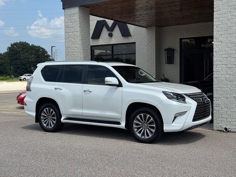 Used 2022 Lexus GX 460 Luxury w/ Accessory Package AWD/4WD image 17