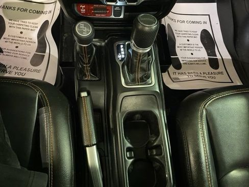 Used 2022 Jeep Gladiator Mojave w/ Cold Weather Group AWD/4WD image 38