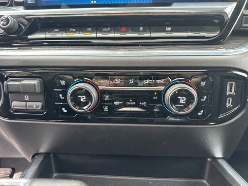 Used 2022 Chevrolet Silverado 1500 LTZ w/ LTZ Premium Package image 27