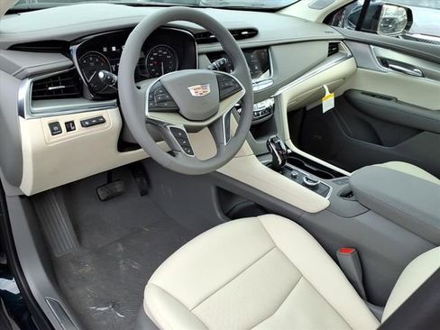 New 2026 Cadillac XT5 Premium Luxury image 3