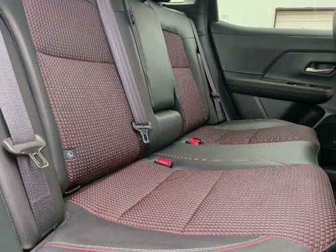 Used 2025 Nissan Kicks SR image 16