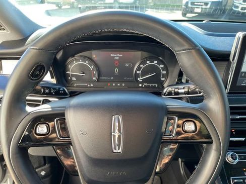 Used 2021 Lincoln Corsair AWD w/ Premium Package image 29