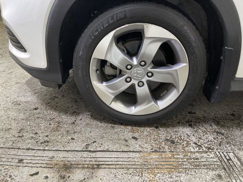 Used 2021 Honda HR-V LX image 10