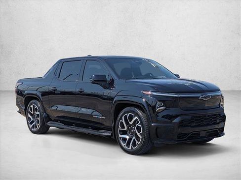 Used 2024 Chevrolet Silverado EV RST AWD/4WD image 7