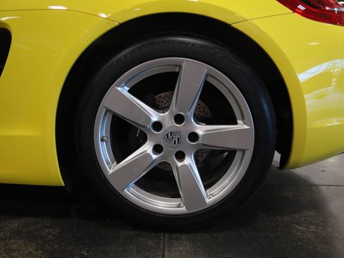 Used 2015 Porsche Cayman RWD image 12