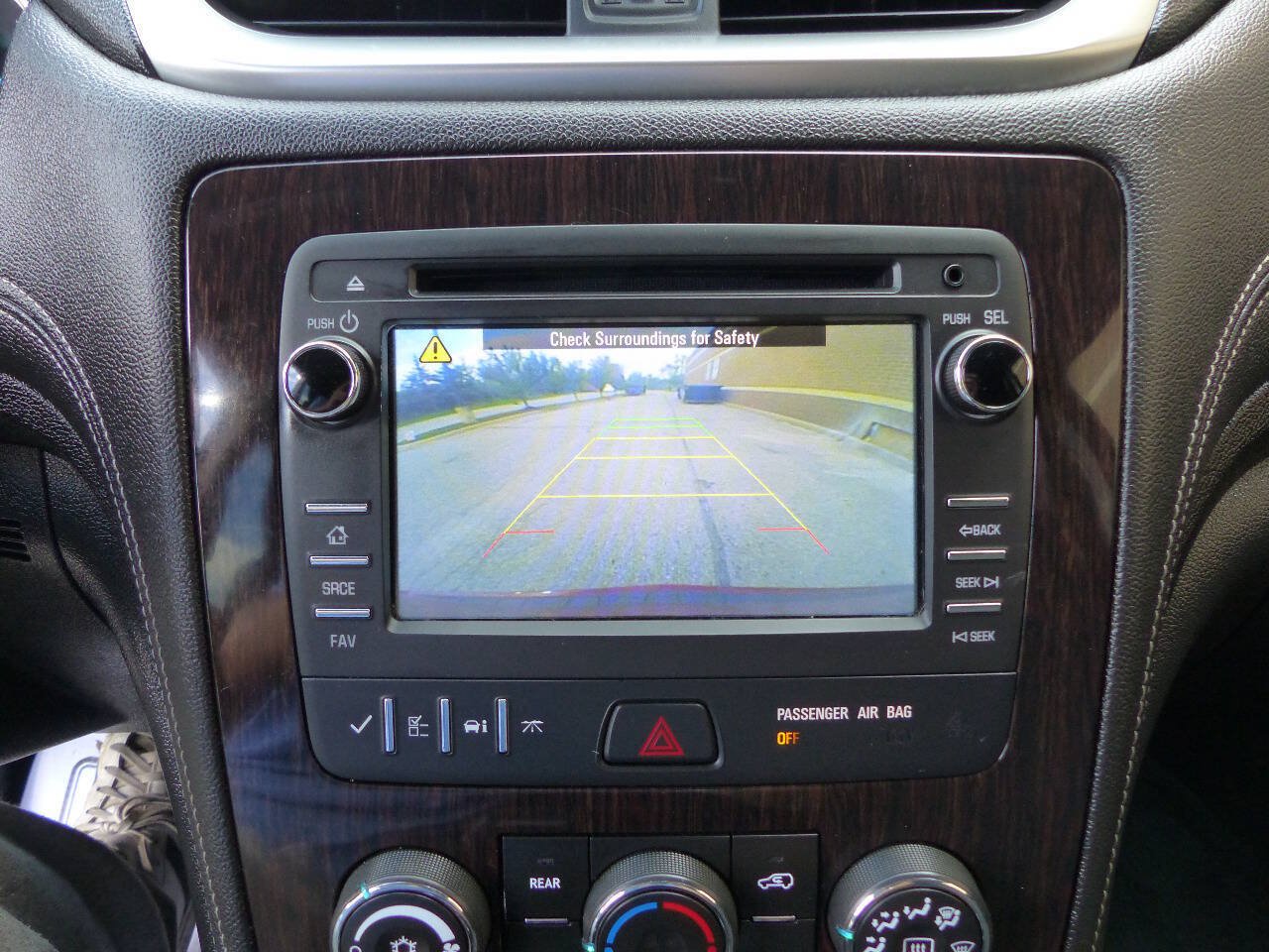 Used 2017 Chevrolet Traverse LT w/ Style and Technology Package AWD/4WD image 32