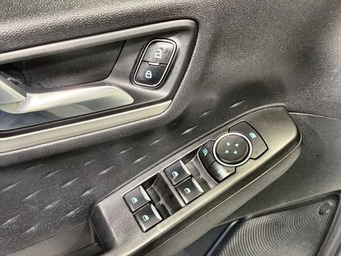 Used 2020 Ford Escape SE image 41