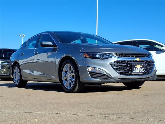 Used 2025 Chevrolet Malibu LT FWD image 3