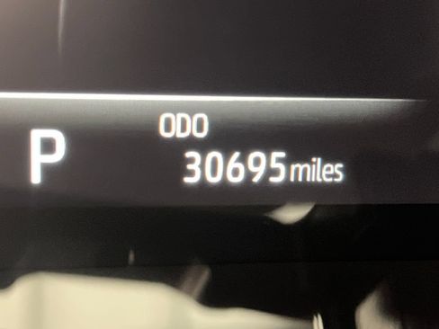 Used 2025 Toyota Highlander XLE FWD image 65