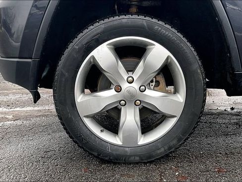 Used 2012 Jeep Grand Cherokee Overland w/ Mopar Chrome Edition Group image 9