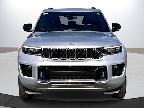 Used 2022 Jeep Grand Cherokee Overland w/ Advanced Protech Group III image 3