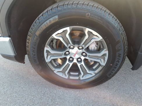 Used 2026 GMC Sierra 1500 SLT RWD image 9