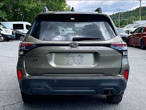 Used 2025 Subaru Forester Premium AWD/4WD image 5