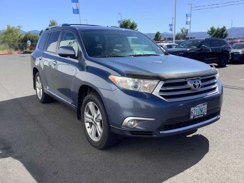 Used 2013 Toyota Highlander Limited AWD/4WD image 8