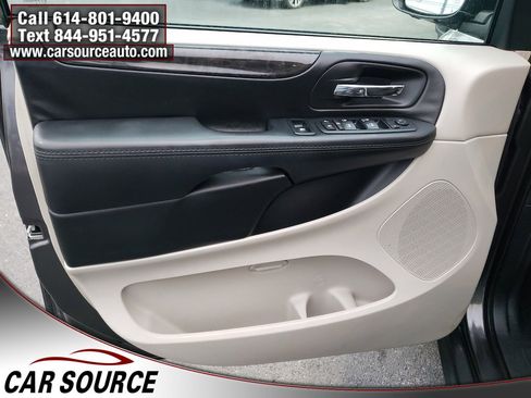 Used 2017 Dodge Grand Caravan SE w/ Power Window Group image 12