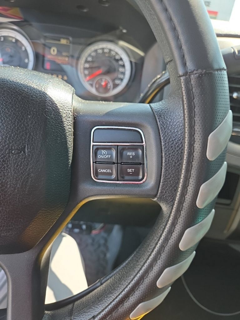 Used 2014 RAM 1500 Express RWD image 15