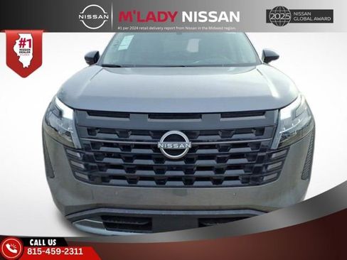 New 2026 Nissan Pathfinder Platinum image 2