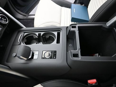 New 2026 Land Rover Discovery S AWD/4WD image 28