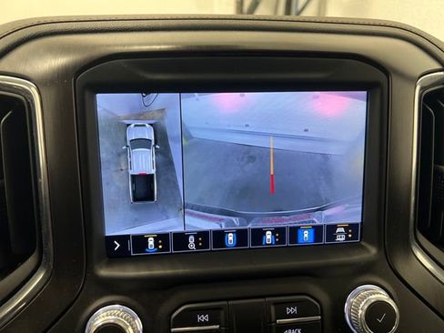 Used 2022 GMC Sierra 2500 AT4 w/ AT4 Premium Plus Package image 10