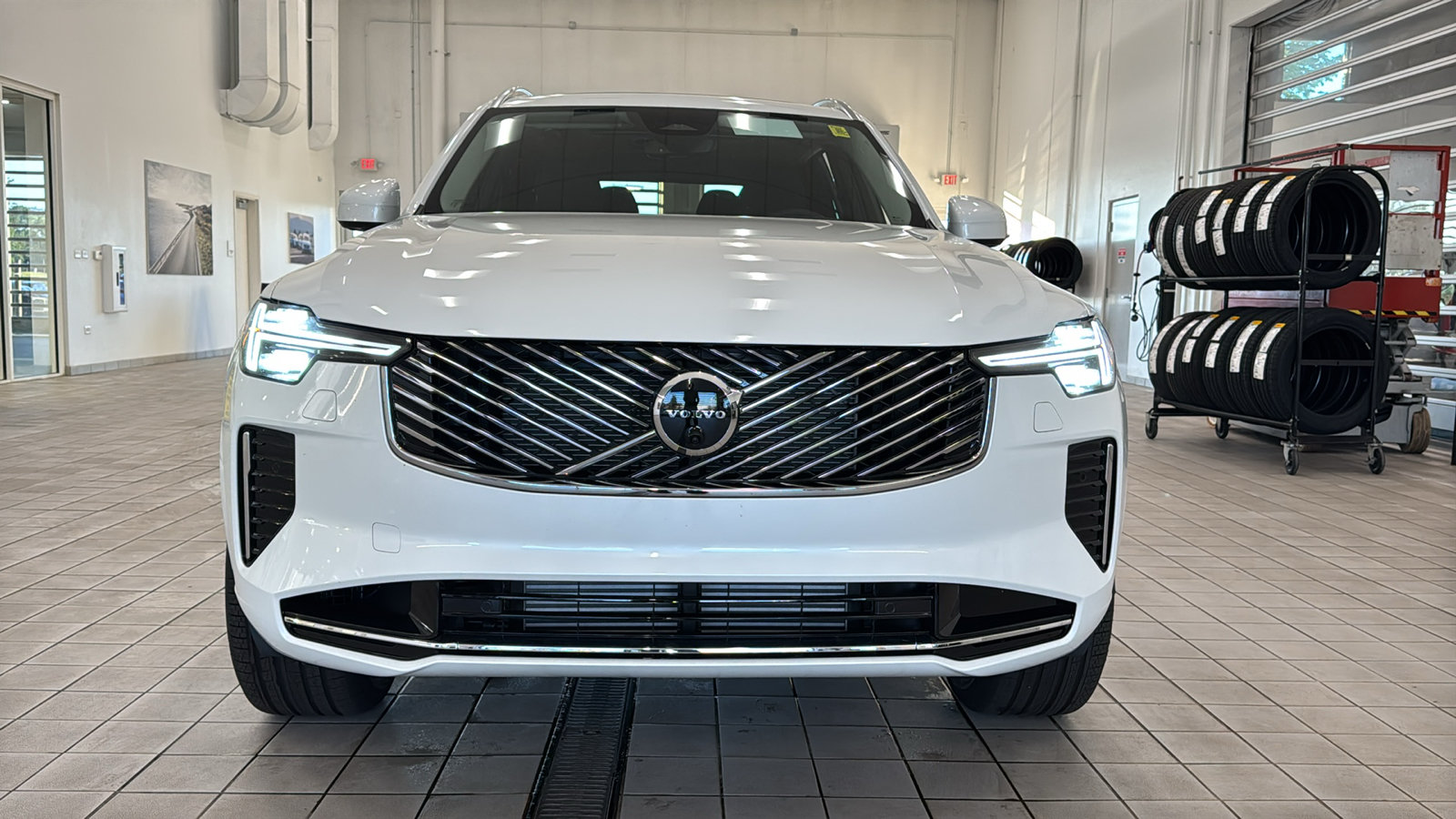 New 2026 Volvo XC90 T8 Plus w/ Protection Package Premier AWD/4WD image 10
