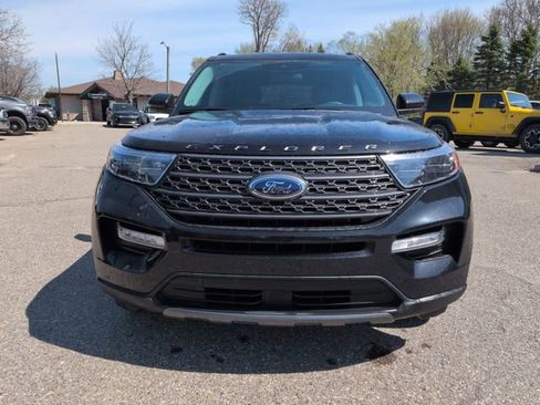 Certified 2022 Ford Explorer XLT w/ Equipment Group 202A AWD/4WD image 2
