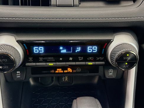 Used 2025 Toyota RAV4 XLE image 16