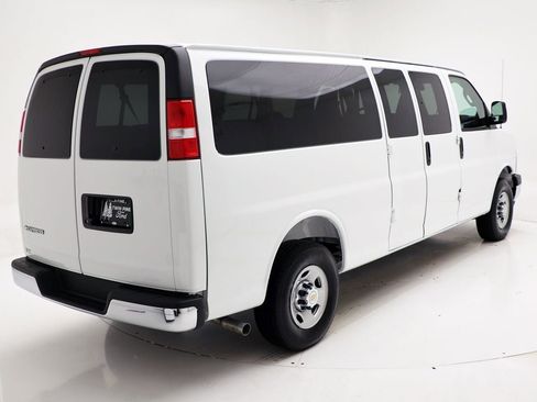 Used 2025 Chevrolet Express 3500 LT w/ LT Preferred Equipment Group image 8