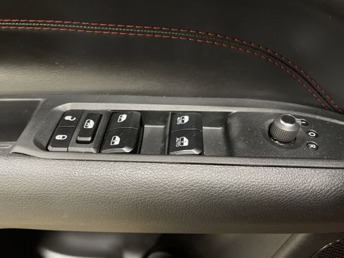 Used 2024 Jeep Compass Trailhawk w/ Trailhawk Elite Group image 9