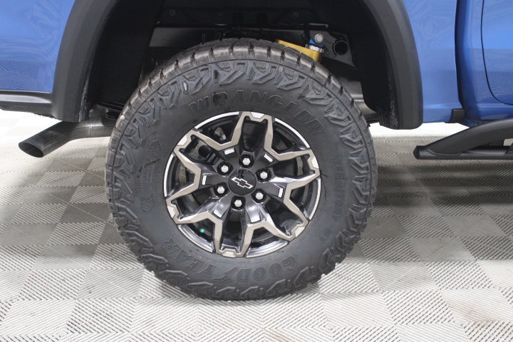 New 2026 Chevrolet Colorado ZR2 w/ Off-Road Front Bumper Package AWD/4WD image 43