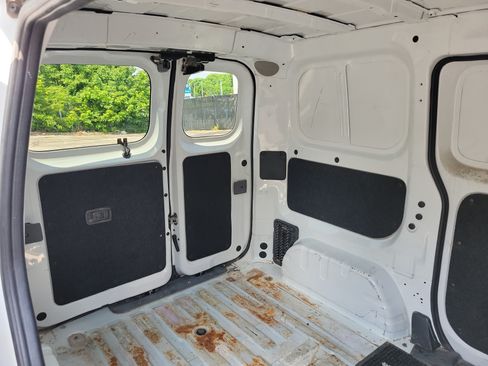 Used 2015 Nissan NV200 S w/ Back Door Glass Package FWD image 12
