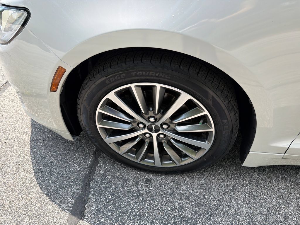 Used 2019 Lincoln MKZ Reserve FWD image 37