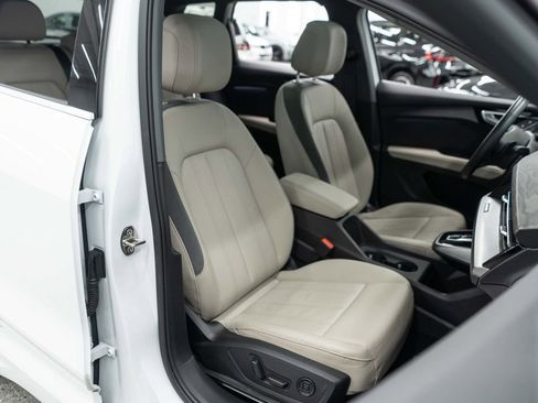 Used 2022 Audi Q4 e-tron Prestige image 11