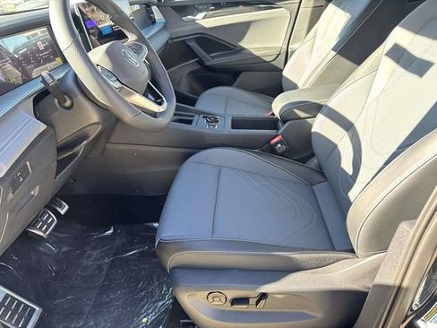 New 2026 Volkswagen Tiguan SE R-Line FWD image 13