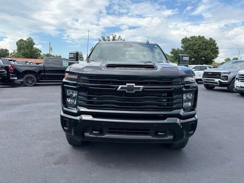 Used 2025 Chevrolet Silverado 2500 Custom w/ Custom Value Package AWD/4WD image 2