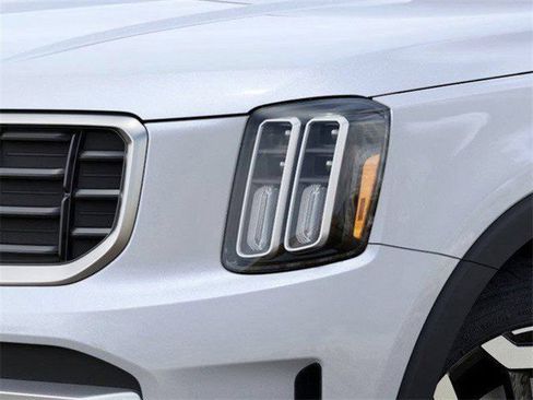 Used 2025 Kia Telluride S FWD image 10