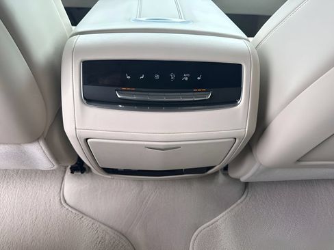Used 2023 Cadillac Escalade Sport Platinum AWD/4WD image 17