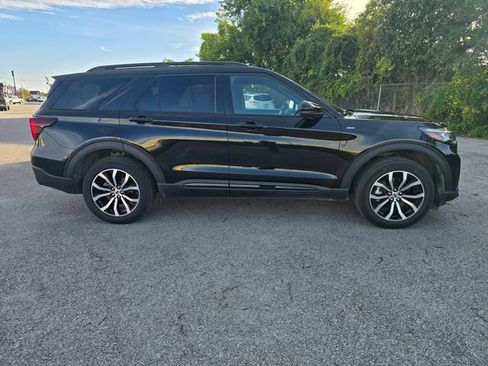 Used 2026 Ford Explorer ST-Line AWD/4WD image 2