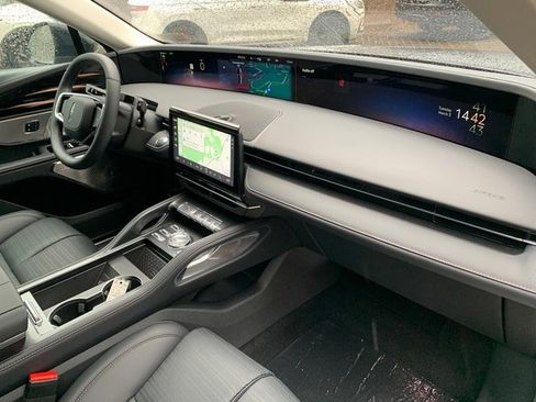 New 2026 Lincoln Nautilus Reserve image 19