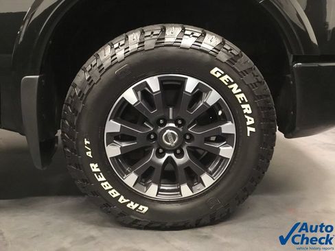 Used 2019 Nissan Titan PRO-4X w/ Pro-4x Convenience Package AWD/4WD image 26